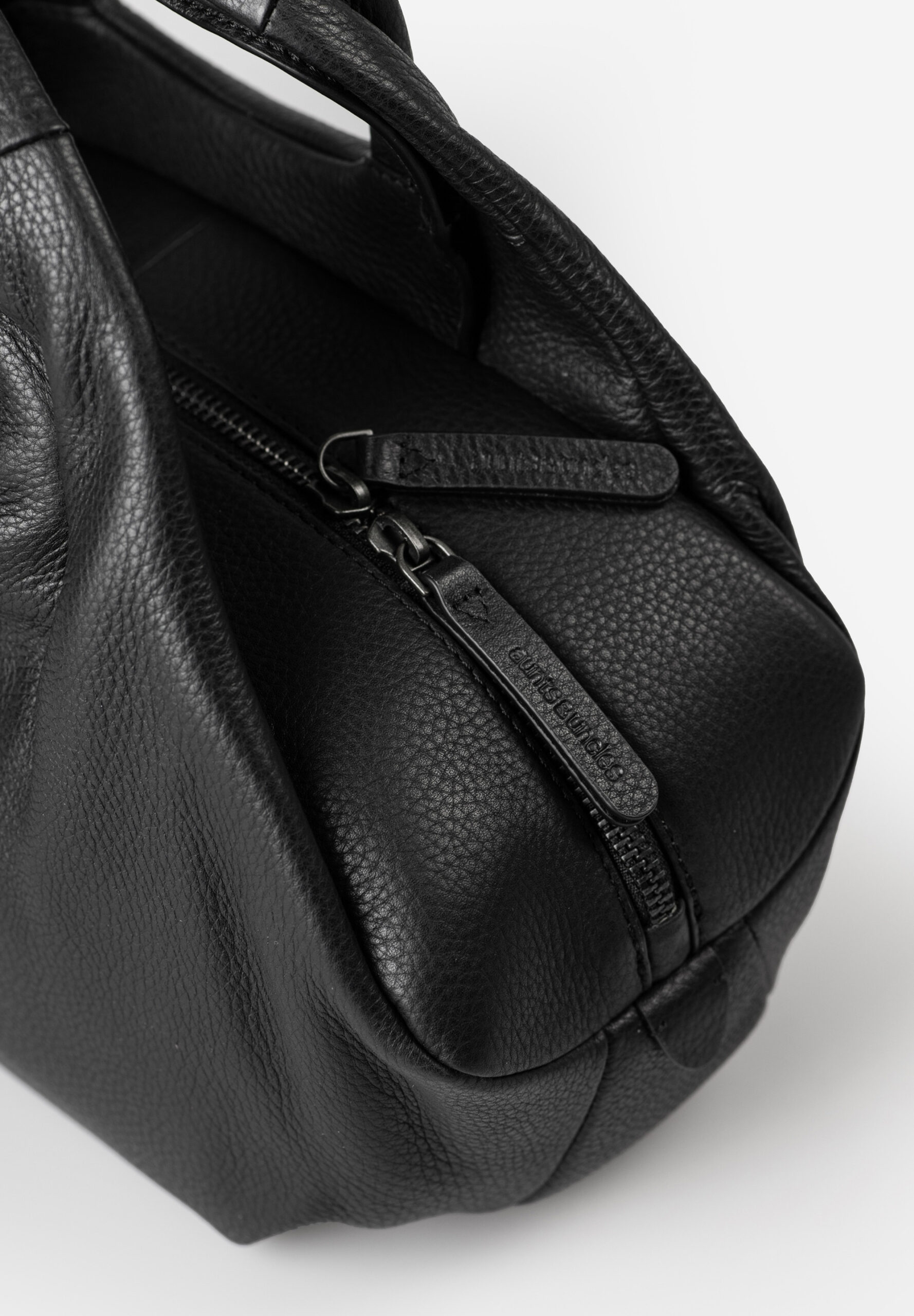 Phil Beauty, black 6